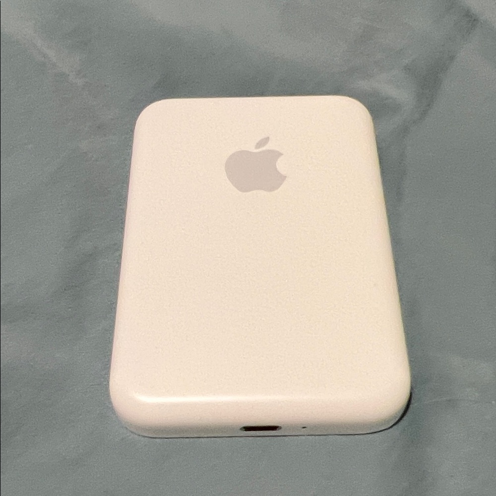 Apple White Charging Power Bank